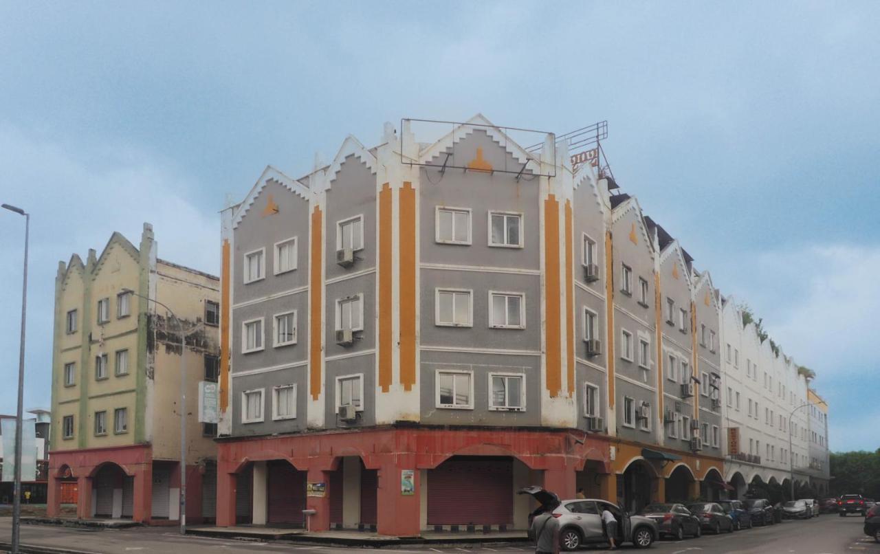"Cloth Art Homestay" 4 Min Walk To Car Free Zone By Shine Stay Малакка Экстерьер фото